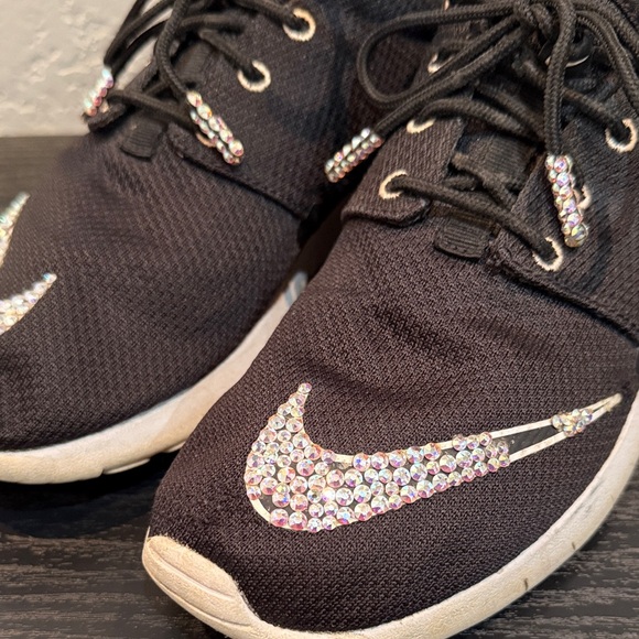 Nike Roché Black Sneakers with Rhinestone Swoosh - Customized - Picture 7 of 17